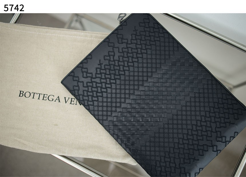 보태가*** [BOTTEGA VENETA] 수입고급 인트레치아토 크로커 클러치